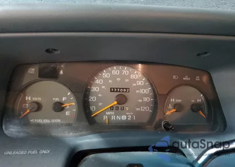 1996 Mercury Grand Marquis Gs z USA, uszkodzony, nr VIN 2MELM74W0TX656969